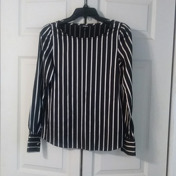 Express top - Picture 1 of 10